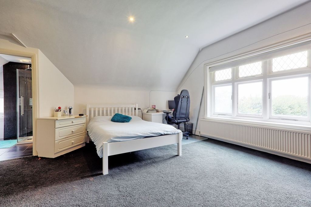 Additional image 29 of 5 bed detached house for saleBurntwood Avenue, Emerson Park, Hornchurch RM11