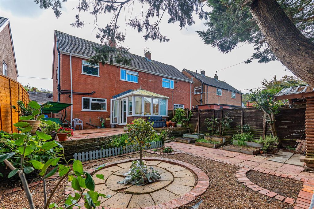 3 bed property for saleHeol Carnau, Ely, Cardiff CF5