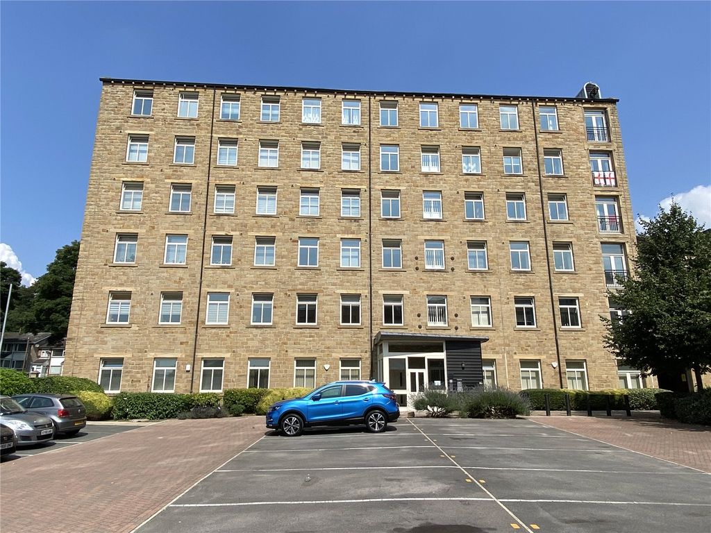 2 bed flat for saleMill House, Textile Street, Dewsbury, West Yorkshire WF13