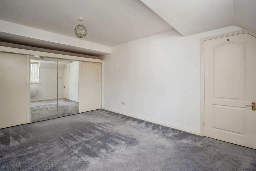 Additional image 10 of 2 bed flat for salePelham Terrace, Emsworth, Hampshire PO10