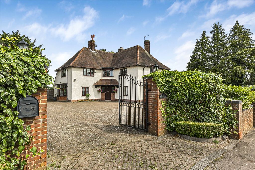 5 bed detached house for saleCamlet Way, Hadley Wood, Hertfordshire EN4