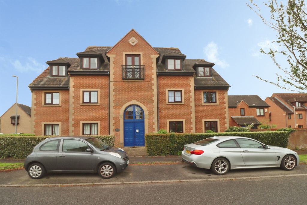 2 bed flat for saleHay Leaze, Yate, Bristol BS37