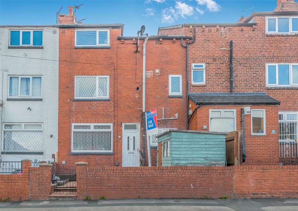3 bed terraced house for saleSwallow Crescent, Wortley, Leeds LS12