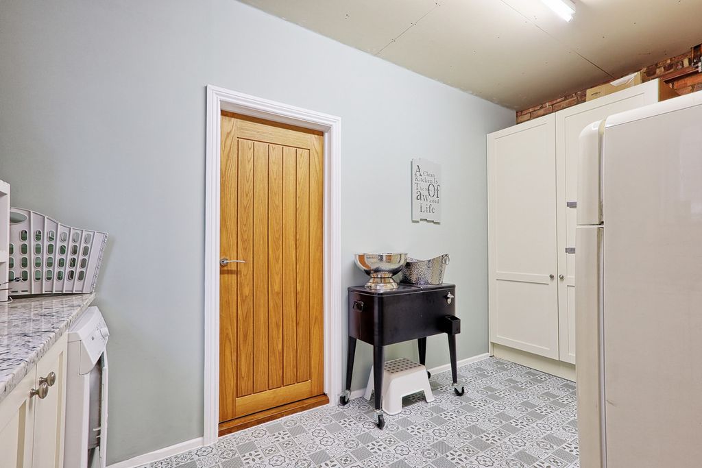 Additional image 20 of 5 bed detached house for salePrime Location - Sylvan Tryst, Billericay CM12