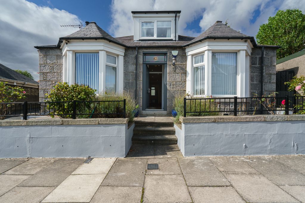 6 bed detached house for saleBraemar Place, Aberdeen AB10