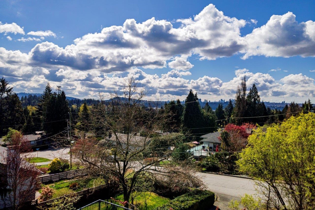 Additional image 3 of 2094 Viewlynn Drive, North Vancouver, BC, V7J 2W8