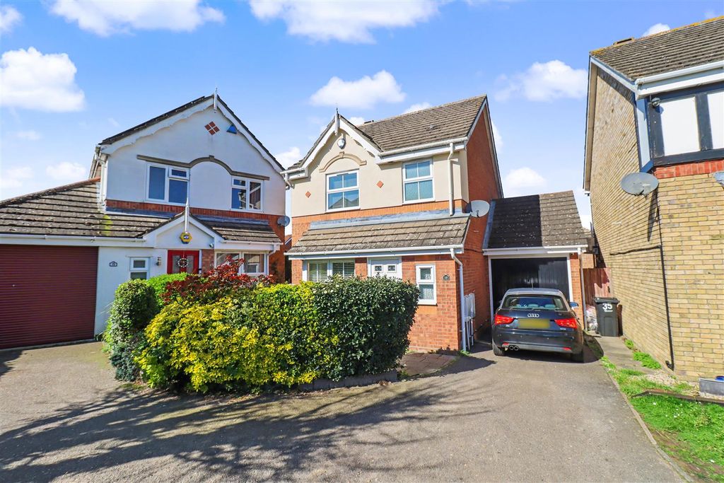 3 bed detached house for saleBridport Way, Braintree CM7