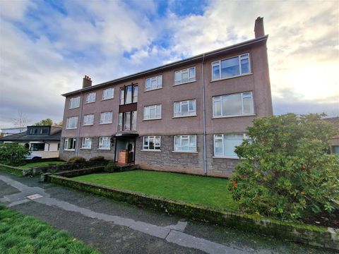 Braidholm Road, Giffnock, Glasgow G46