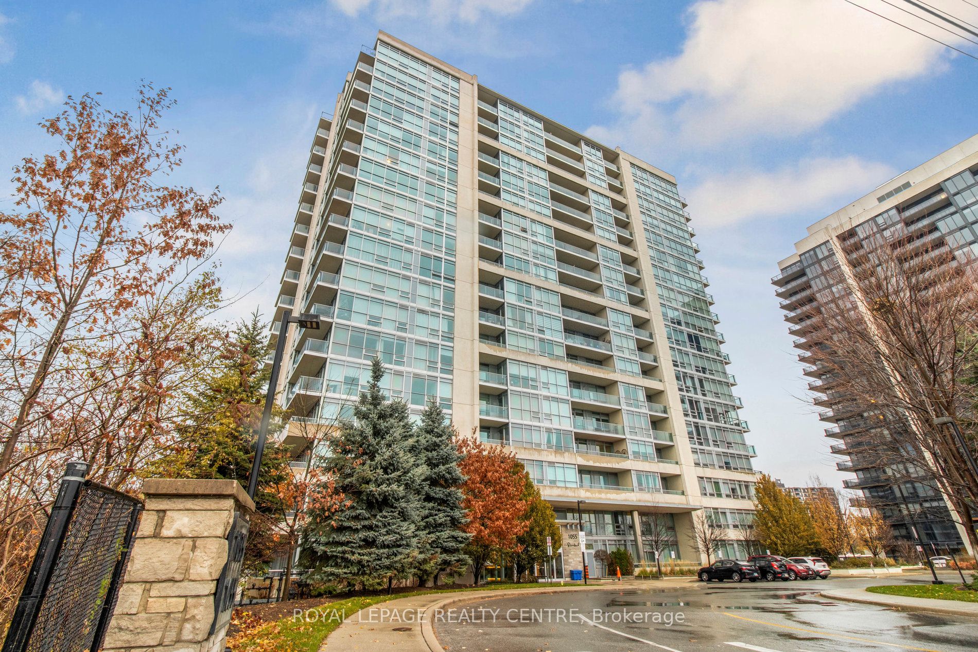 Additional image 2 of 1503-1055 Southdown Road, Mississauga, ON, L5J 0A3