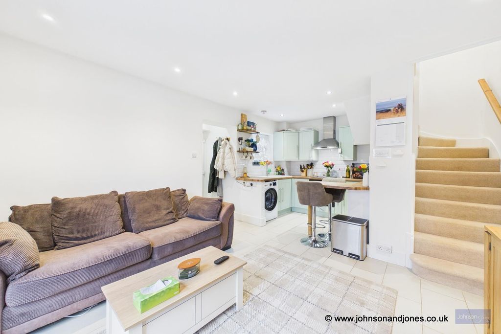 Additional image 8 of 1 bed property for saleCornhill Close, Addlestone KT15