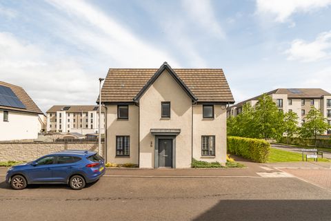 16 Craw Yard Drive, Edinburgh EH12