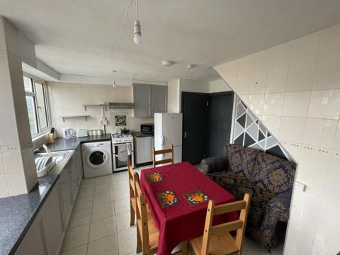 Bell Meadow Way, Kings Norton, Birmingham B14, Room to rent