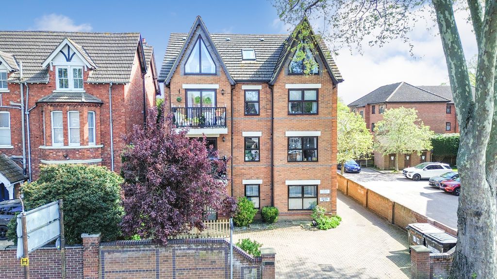 Additional image 17 of 2 bed flat for saleShakespeare Road, Bedford MK40