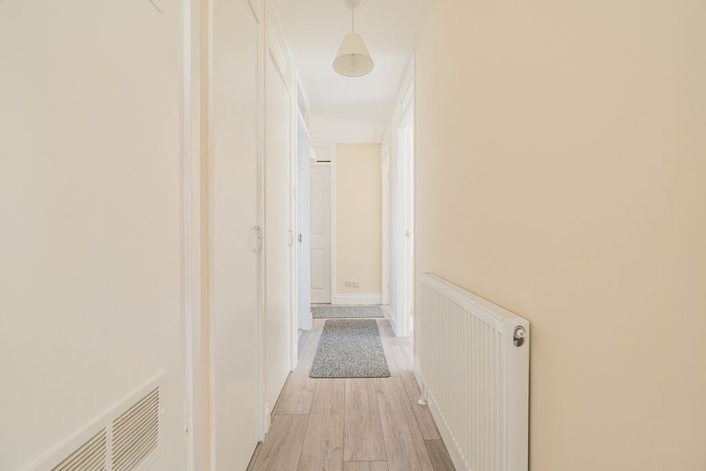 Additional image 16 of 2 bed flat for sale17/2 Calder Drive, Edinburgh EH11