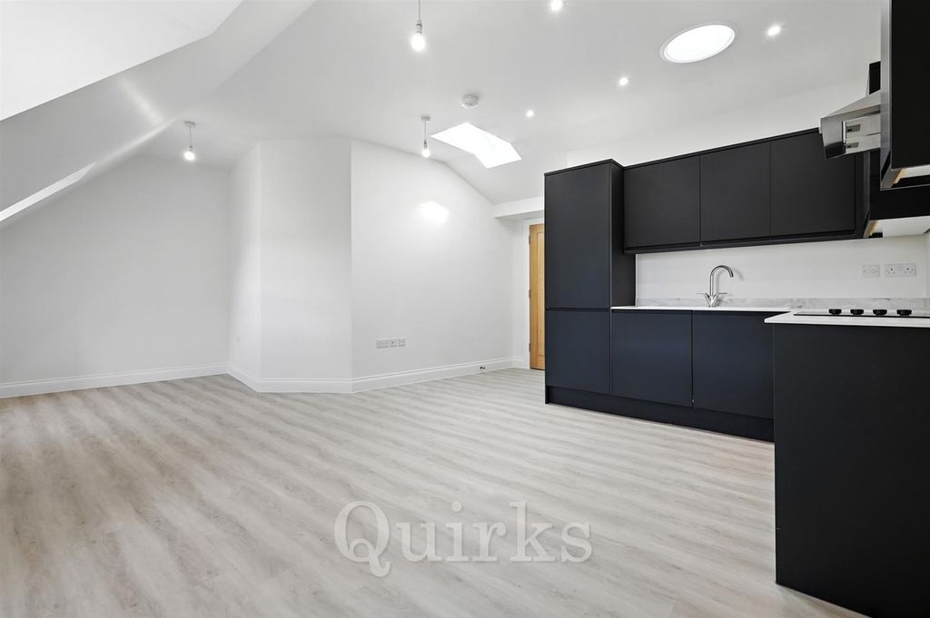 Additional image 14 of 2 bed flat for saleHigh Street, Billericay CM12