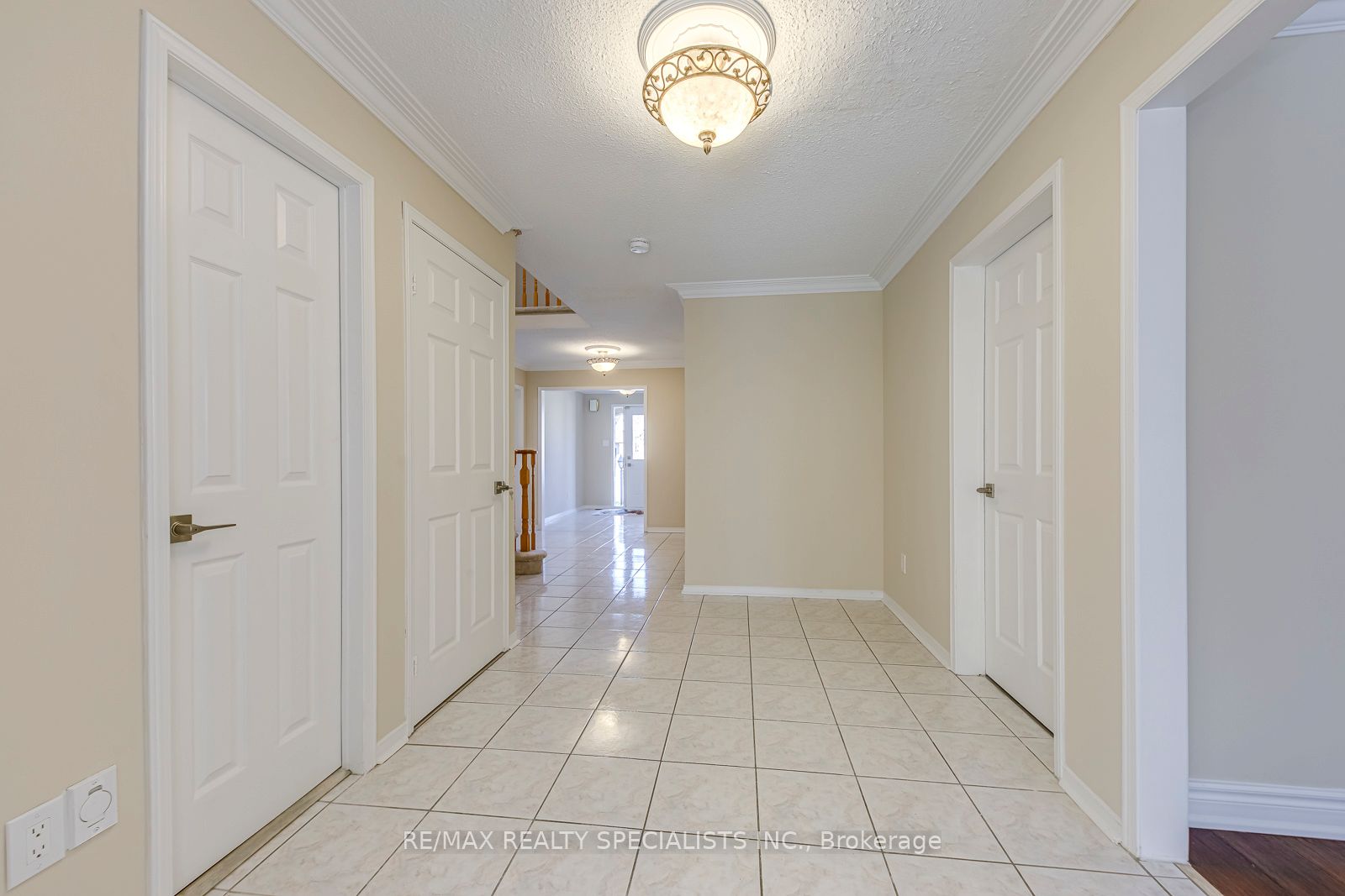 Additional image 6 of 102 Sunforest Drive, Brampton, ON, L6Z 4B2