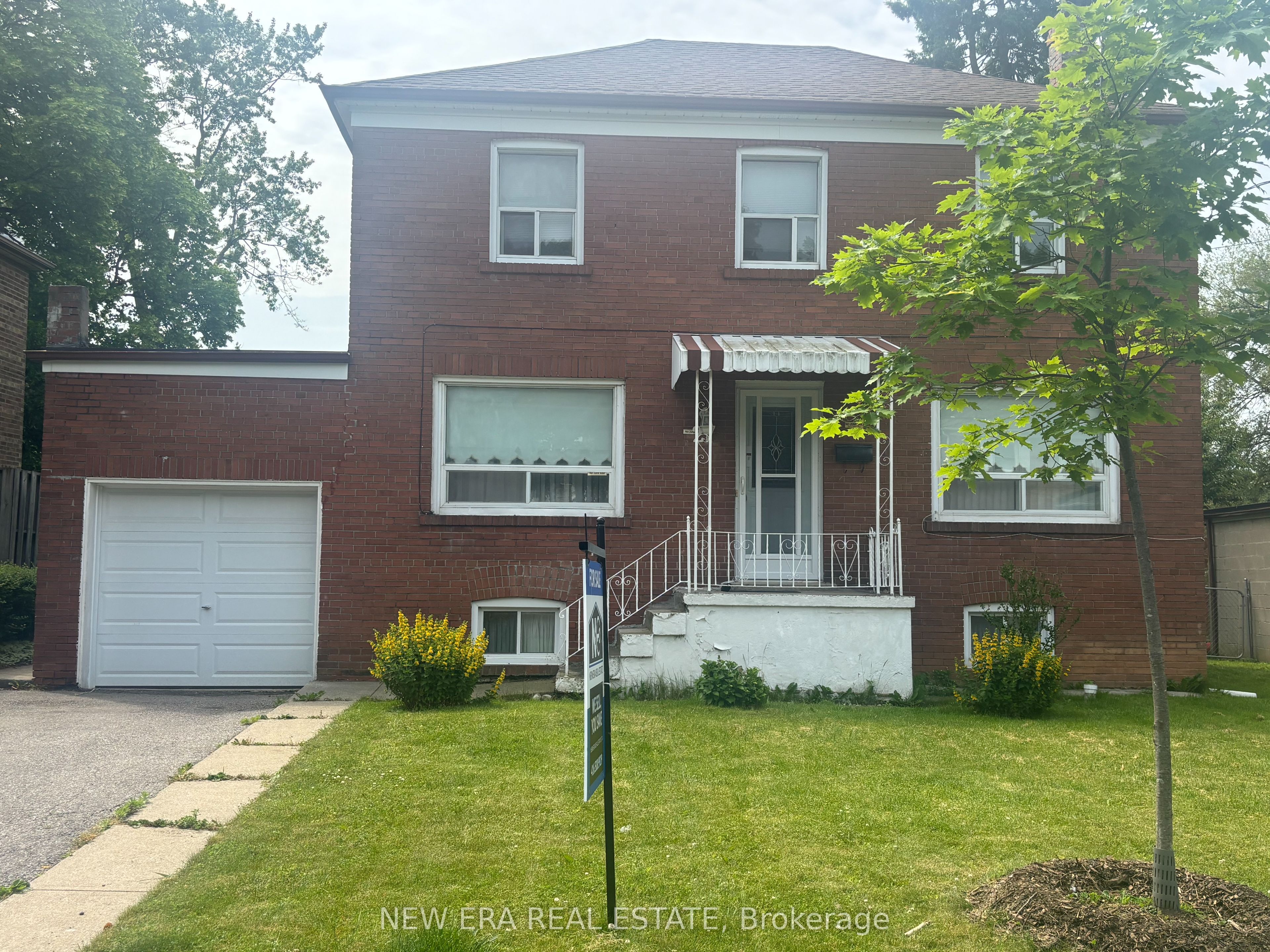 27 Dell Park Avenue, Toronto, ON, M6B 2T5