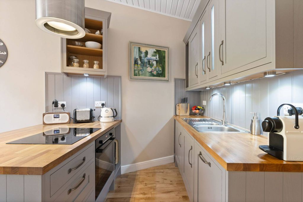 Additional image 11 of 1 bed flat for saleKing's Stables Road, Old Town, Edinburgh EH1
