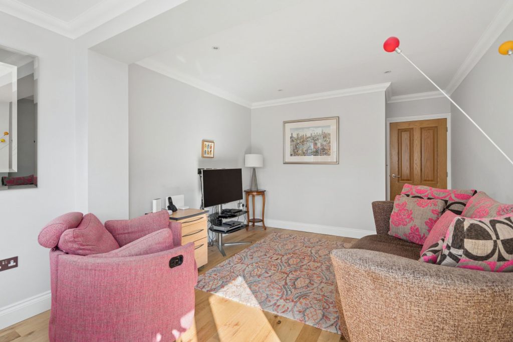 Additional image 7 of 2 bed detached bungalow for saleCompton Place, Watford WD19