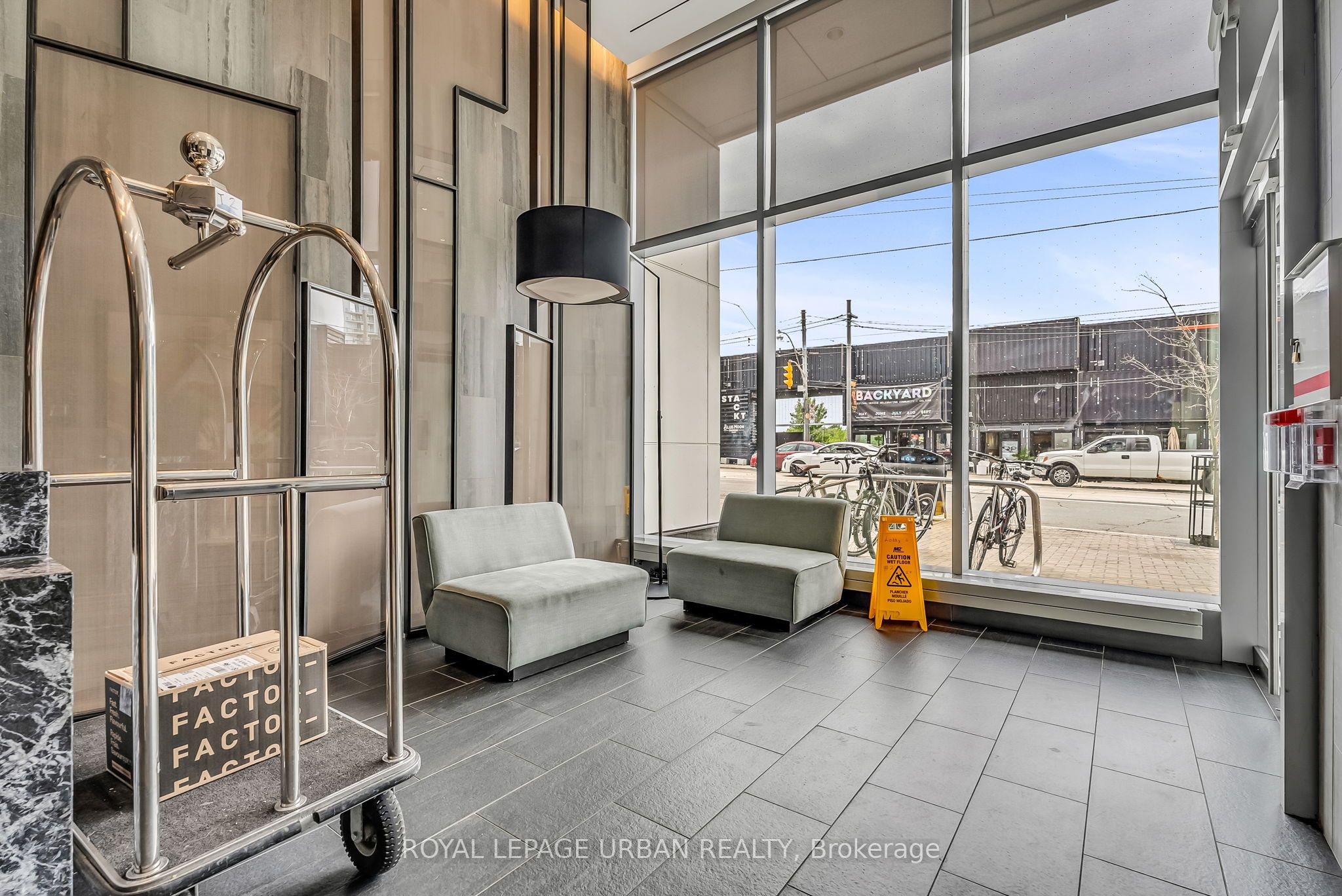 Additional image 3 of 611-27 Bathurst Street, Toronto, ON, M5V 0R1