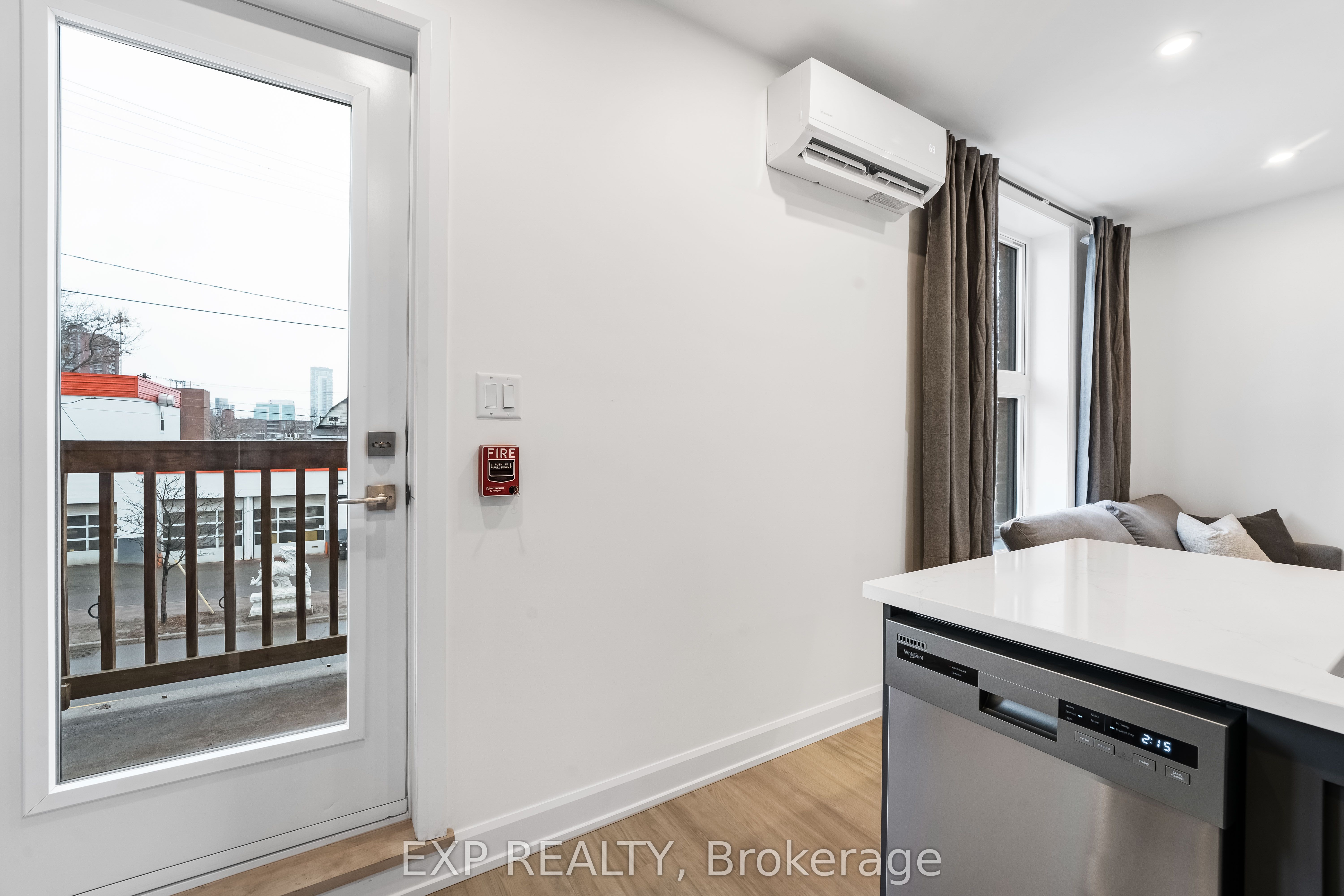 Additional image 6 of 101-887 Somerset Street W, Ottawa, ON, K1R 6R6