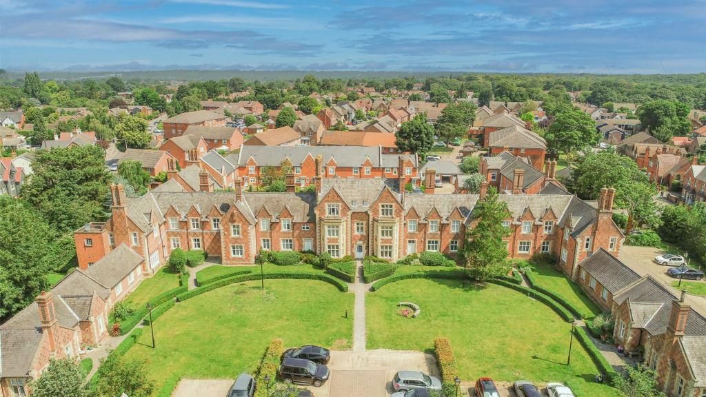 Additional image 2 of 2 bed flat for saleGrey Lady Place, Billericay CM11