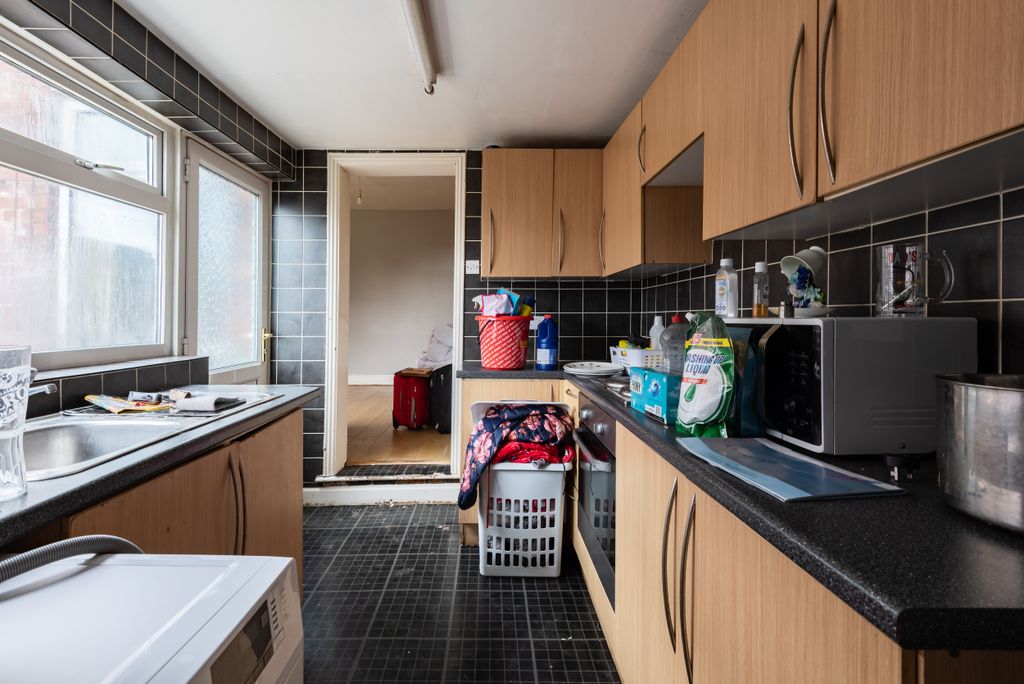 Additional image 9 of 3 bed terraced house for saleSilver Street, Barnetby DN38