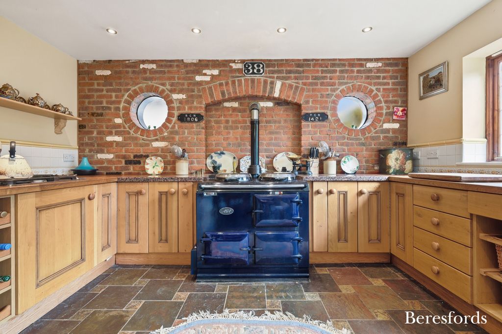 Additional image 7 of 5 bed detached house for salePerry Street, Billericay CM12