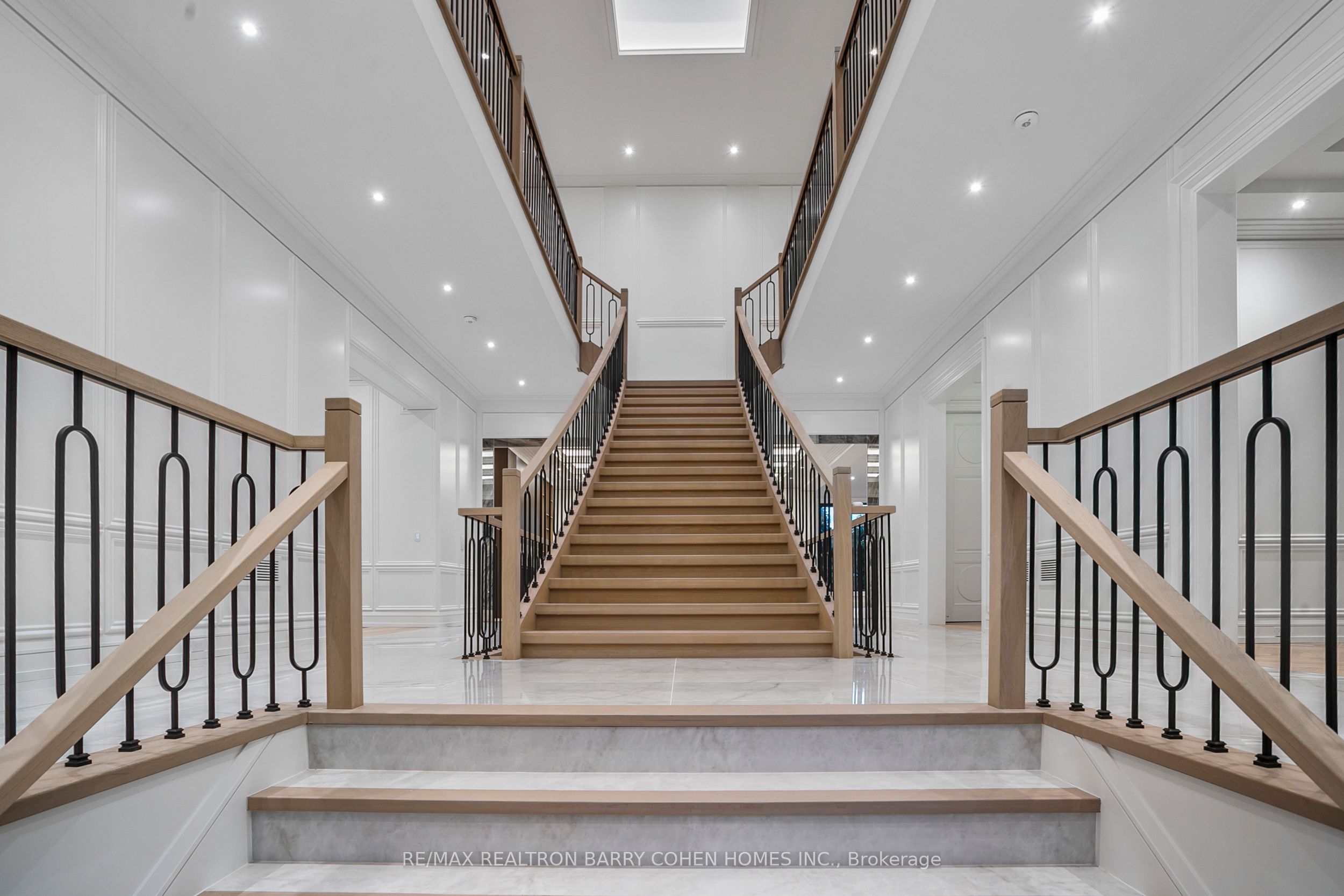 Additional image 2 of 27 Penwood Crescent, Toronto, ON, M3B 3B1