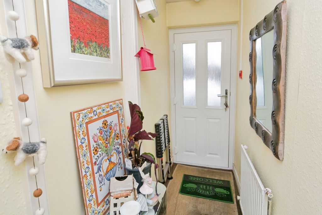Additional image 7 of 2 bed flat for saleLlewelyn Road, Colwyn Bay, Conwy LL29