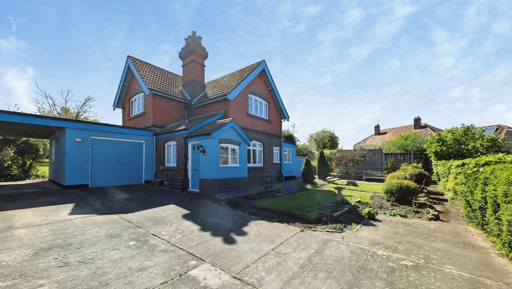 3 bed detached house for saleStation Close, Chipping Sodbury, Bristol BS37