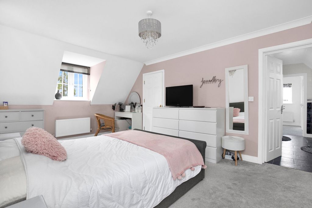 Additional image 16 of 5 bed detached house for saleConnaught Way, Alton GU34