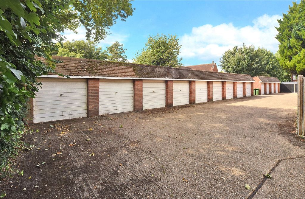 Additional image 9 of 2 bed maisonette for saleCheyne Court, Park Road, Banstead, Surrey SM7