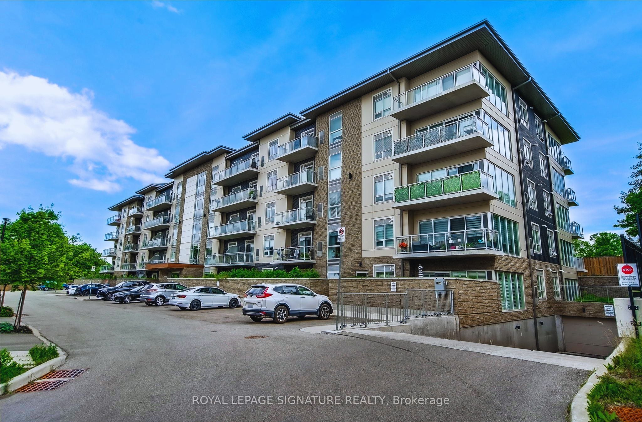 207-16 Markle Crescent, Hamilton, ON, L9G 0H4
