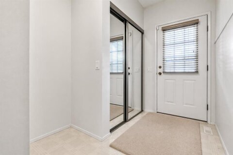 Additional image 8 of 32-5019 46 Avenue SW, Calgary, AB, T3E 6R1