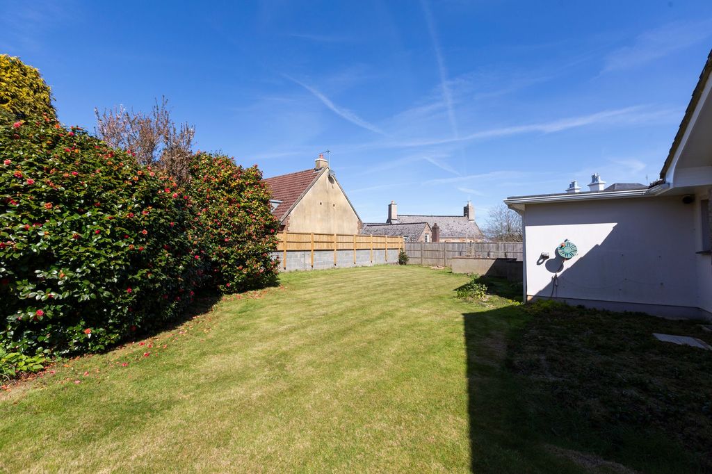 Additional image 37 of 3 bed bungalow for saleLe Parcot, La Longue Rue, St Martin JE3