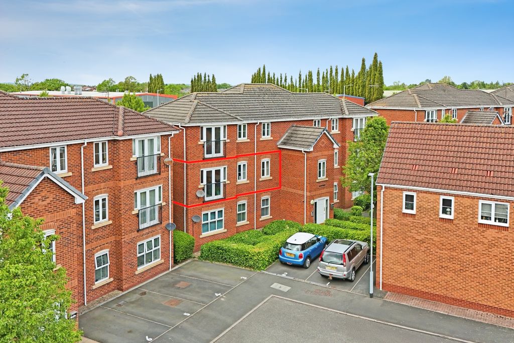 2 bed flat for saleElan Court, Wilnecote B77