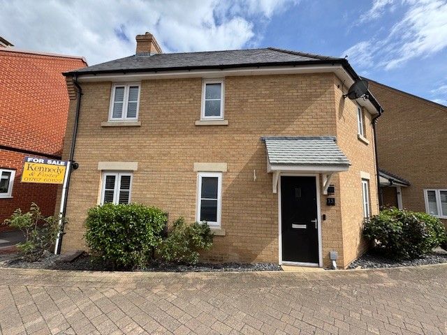 3 bed link detached house for saleGilbert Avenue, Biggleswade SG18