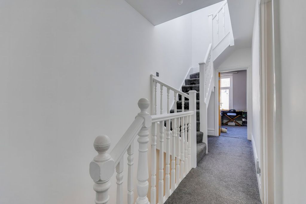 Additional image 16 of 4 bed terraced house for saleMackintosh Place, Roath, Cardiff CF24