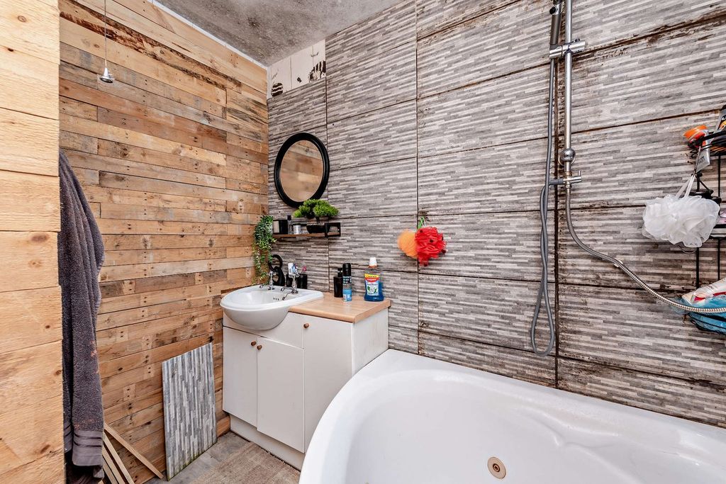 Additional image 7 of 4 bed semi-detached house for saleNant Mawr Crescent, Buckley CH7