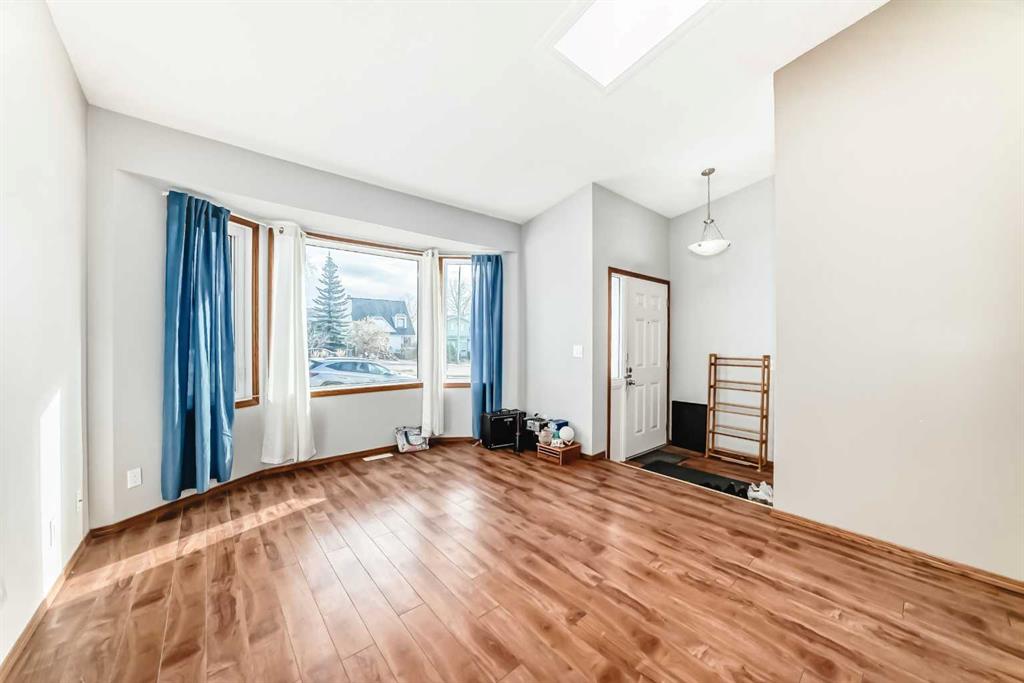 Additional image 5 of 179 Hawkwood Boulevard NW, Calgary, AB, T2R 0B3
