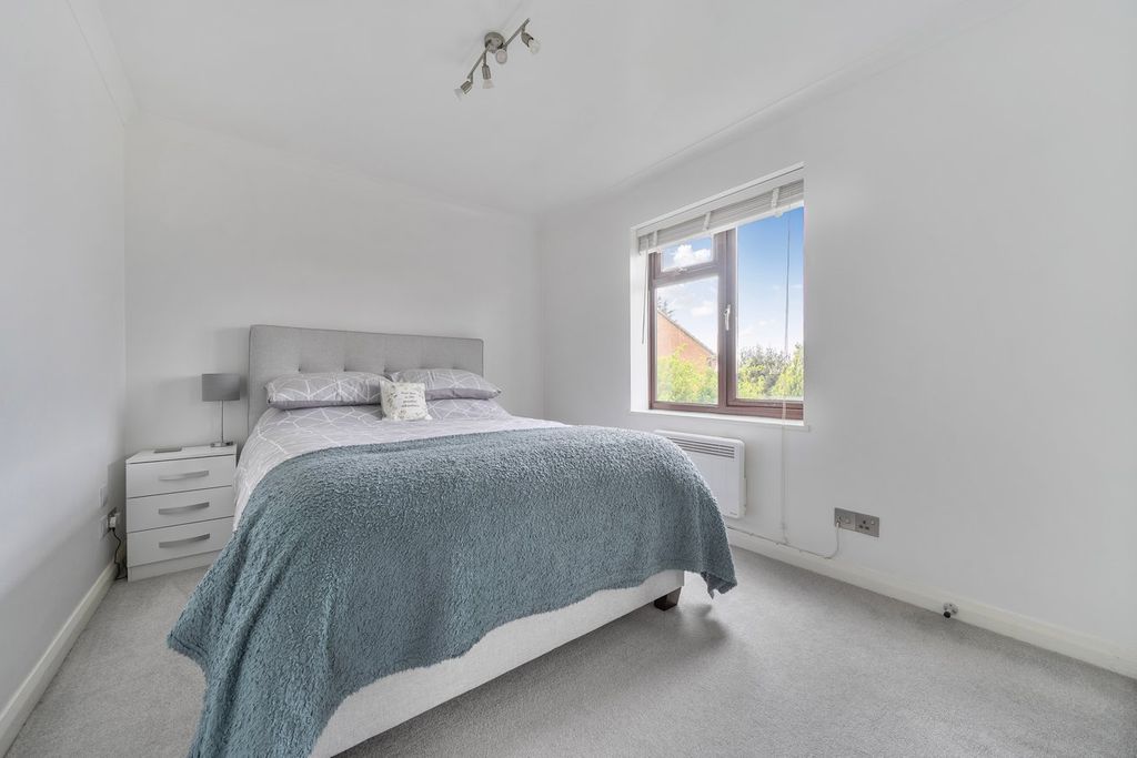 Additional image 9 of 1 bed flat for saleUpperstone Close, Stotfold SG5