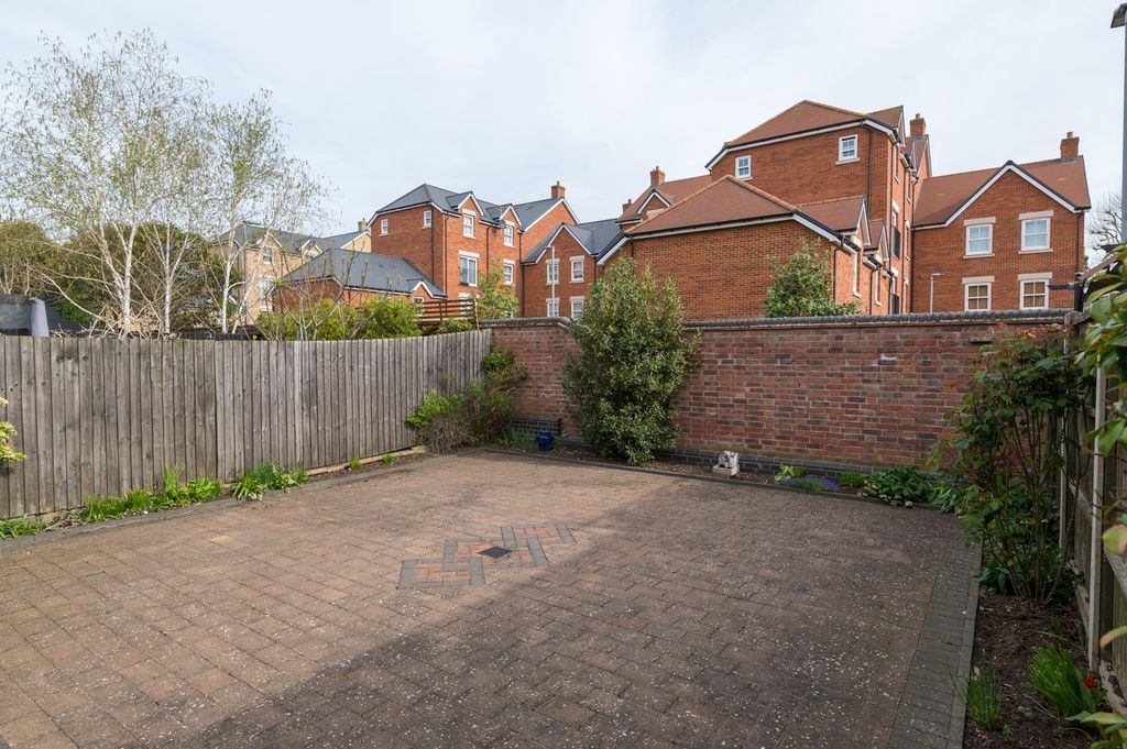 Additional image 23 of 6 bed town house for saleLansdowne Road, Bedford MK40