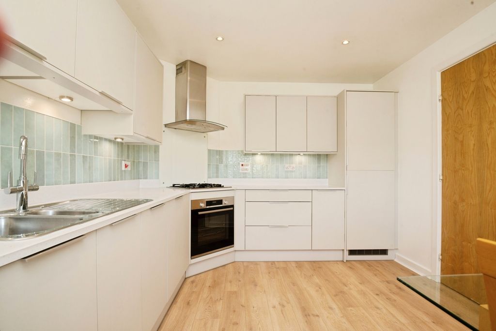 Additional image 7 of 2 bed flat for saleForio House, Ffordd Garthorne, Cardiff CF10