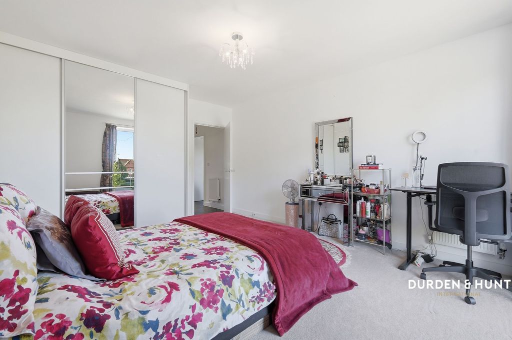 Additional image 14 of 3 bed flat for saleSt. Clements Avenue, Romford RM3