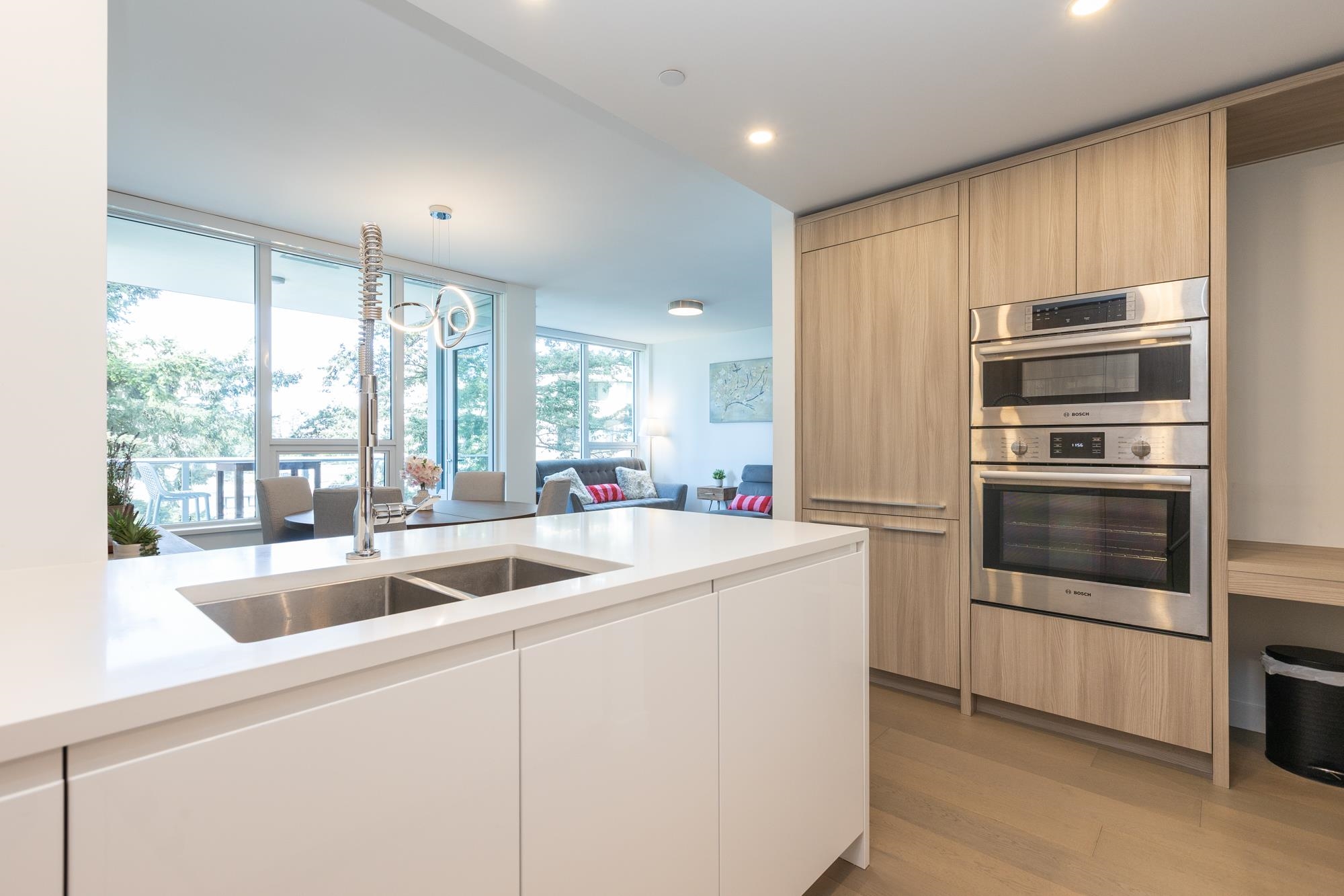 Additional image 5 of 402-15165 Thrift Avenue, Surrey, BC, V4B 0C1