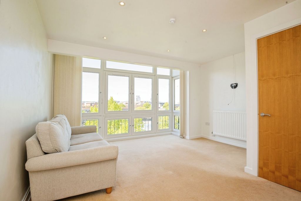 Additional image 3 of 2 bed flat for saleForio House, Ffordd Garthorne, Cardiff CF10