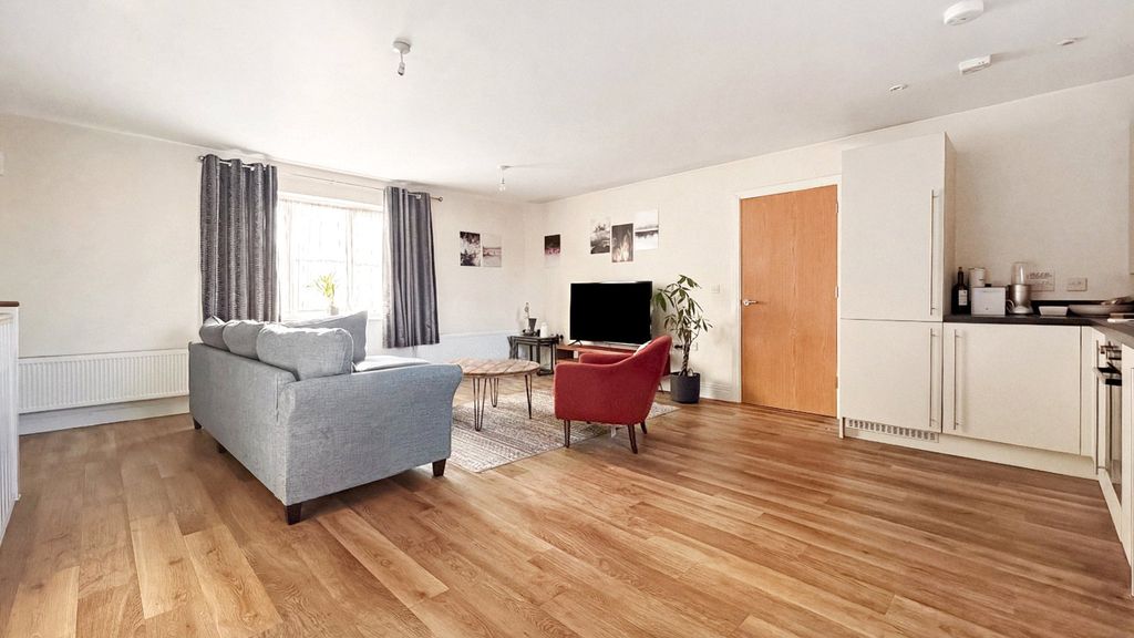 2 bed flat for saleWeir Road, Bexley, Kent DA5 photo 2