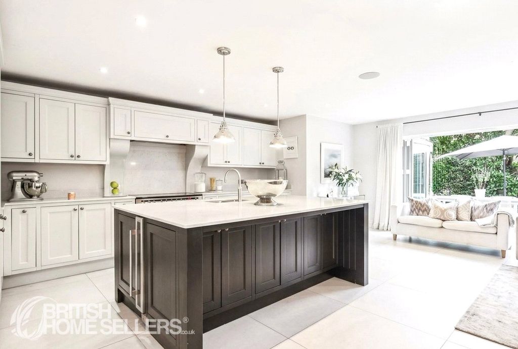 Additional image 3 of 4 bed semi-detached house for saleWarrens End, Addlestone, Surrey KT15