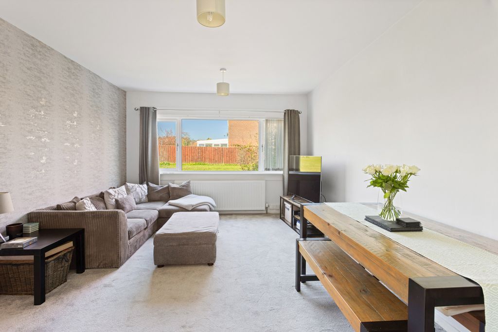 Additional image 3 of 2 bed flat for sale50 Cairns Drive, Balerno, Edinburgh EH14